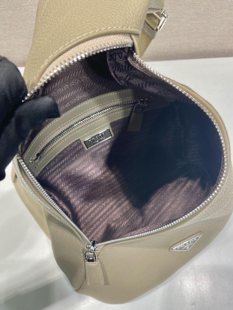 Pra*a waist chest packs
